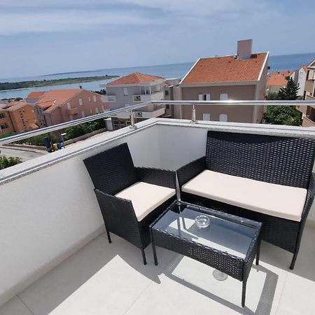 Ferienwohnung Kings Landing Novalja Exterior foto