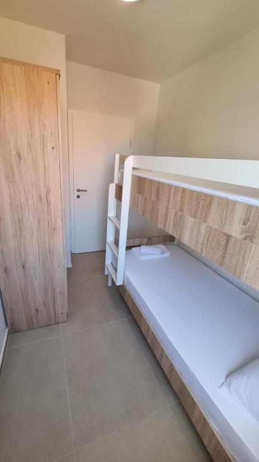 Ferienwohnung Kings Landing Novalja Exterior foto
