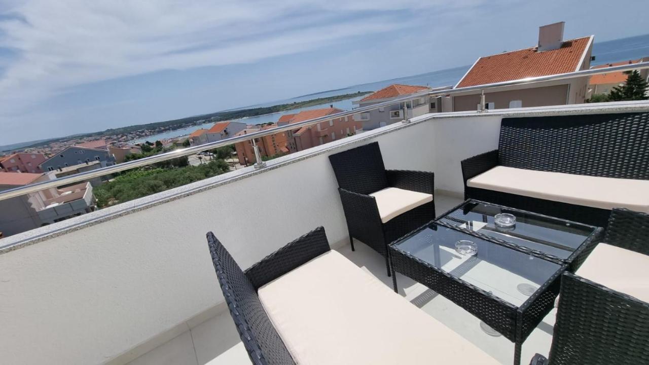 Ferienwohnung Kings Landing Novalja Exterior foto