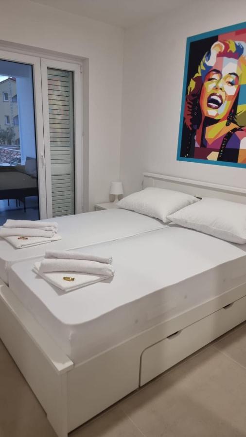 Ferienwohnung Kings Landing Novalja Exterior foto