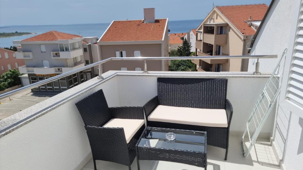 Ferienwohnung Kings Landing Novalja Exterior foto