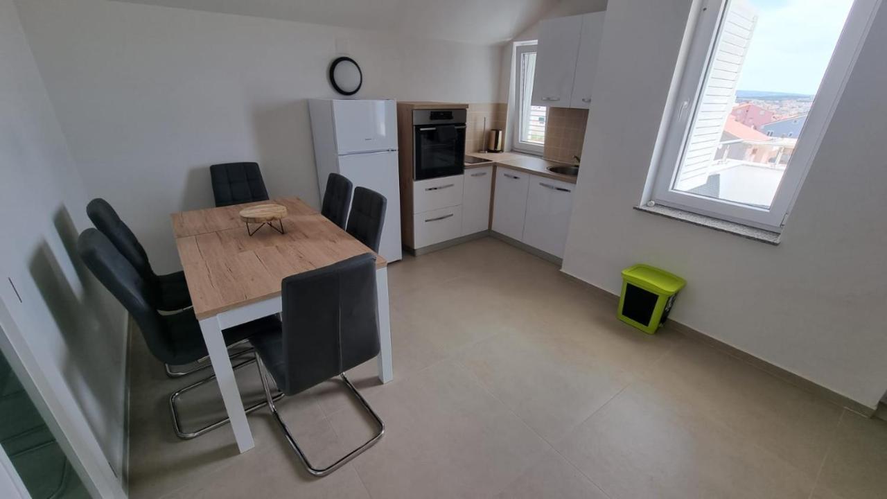 Ferienwohnung Kings Landing Novalja Exterior foto