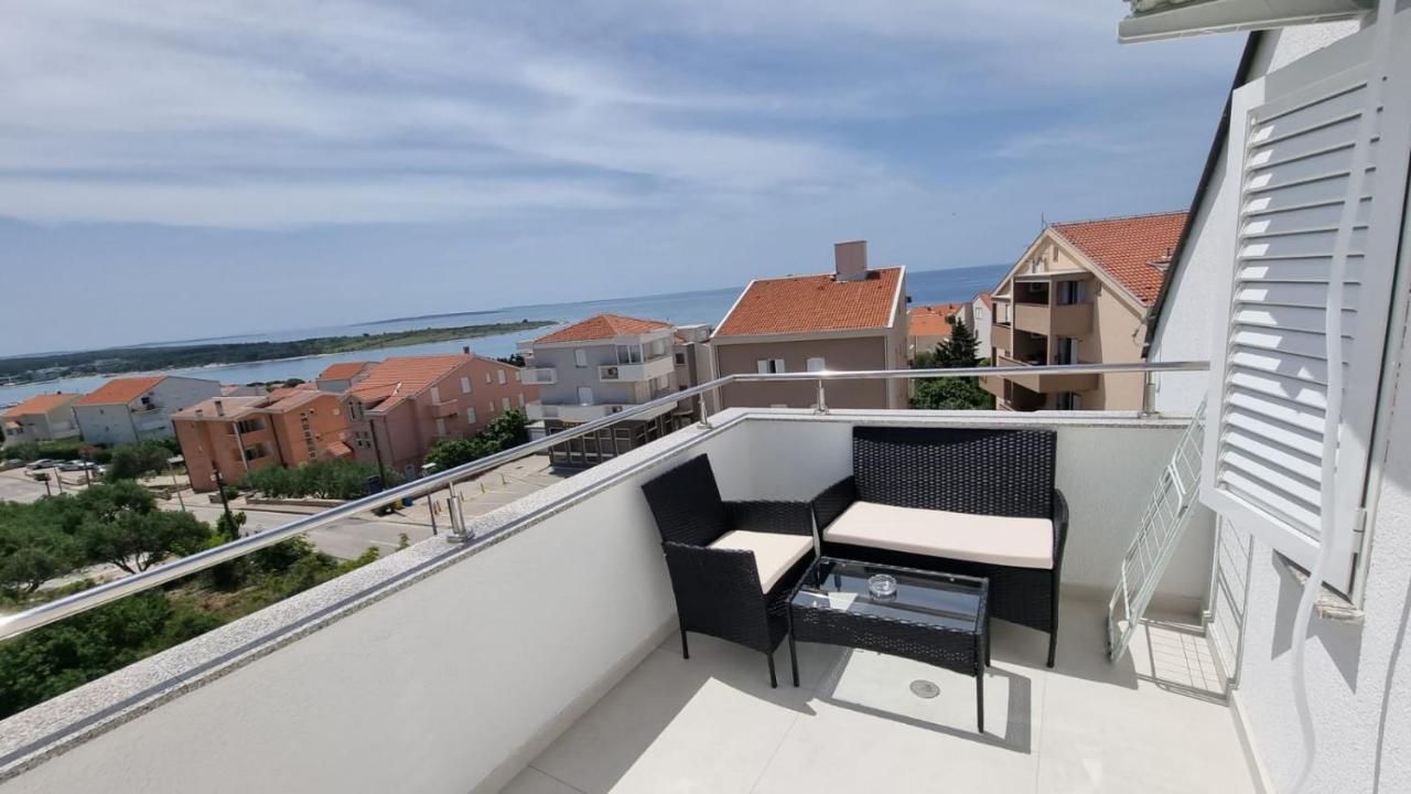 Ferienwohnung Kings Landing Novalja Exterior foto