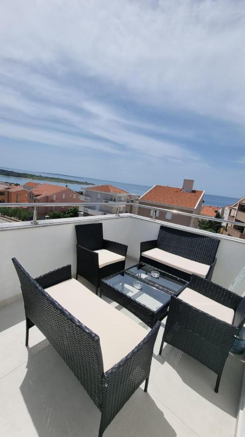 Ferienwohnung Kings Landing Novalja Exterior foto