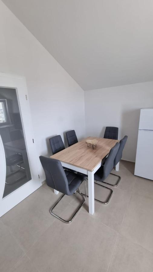Ferienwohnung Kings Landing Novalja Exterior foto
