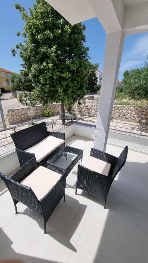 Ferienwohnung Kings Landing Novalja Exterior foto